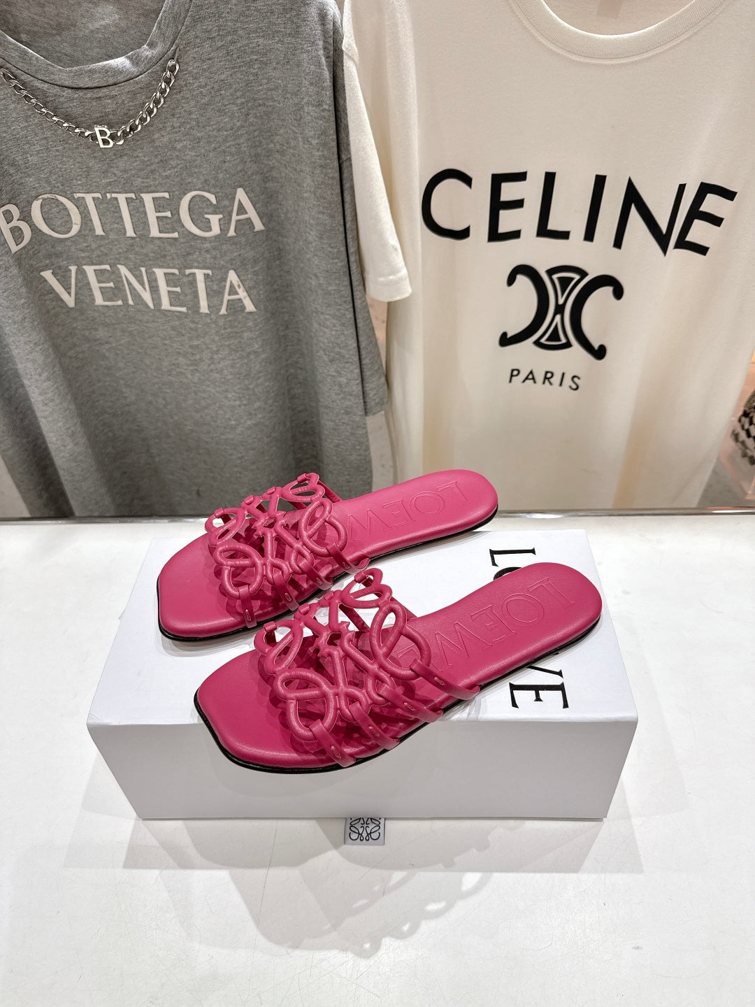 LOEWE 26S PETAL ANAGRAM SLIDE IN DARK ROSE PINK CALFSKIN