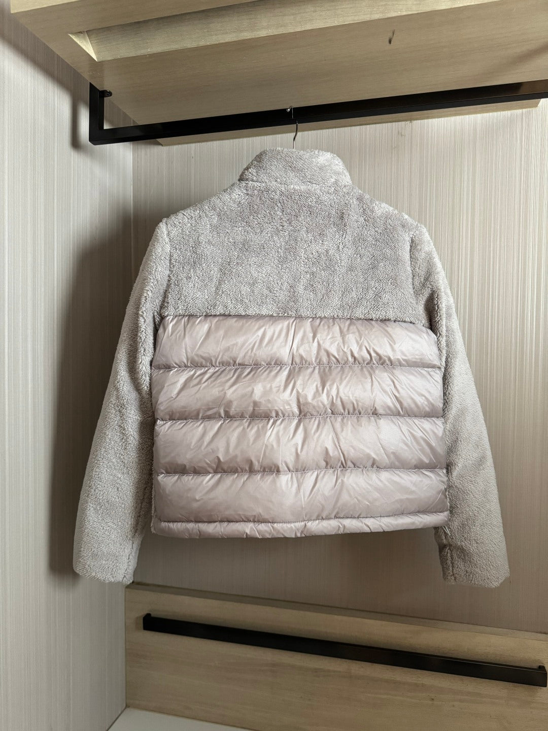 MONCLER 25S JACKET IN GRAY 064