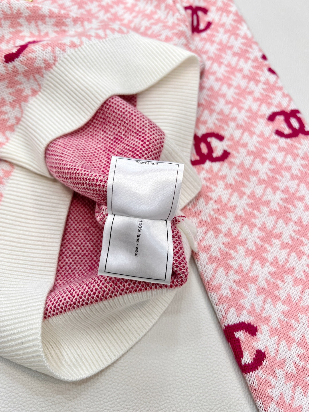 CHANEL 25S SWEATER 392