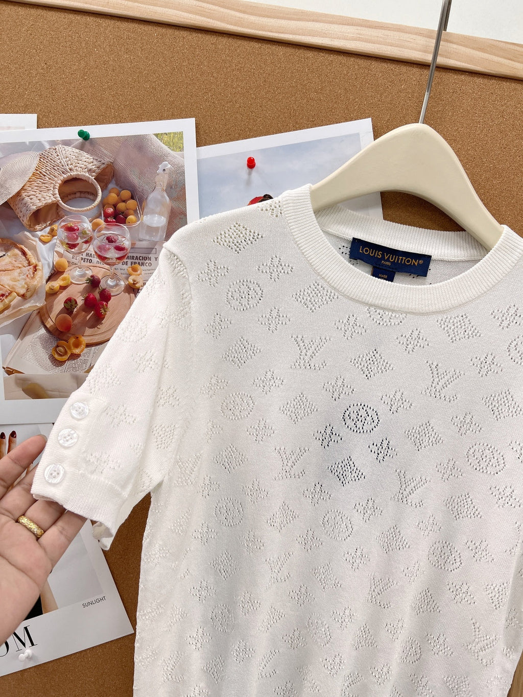 LV 26S SHORT-SLEEVED SWEATER STYLE 256