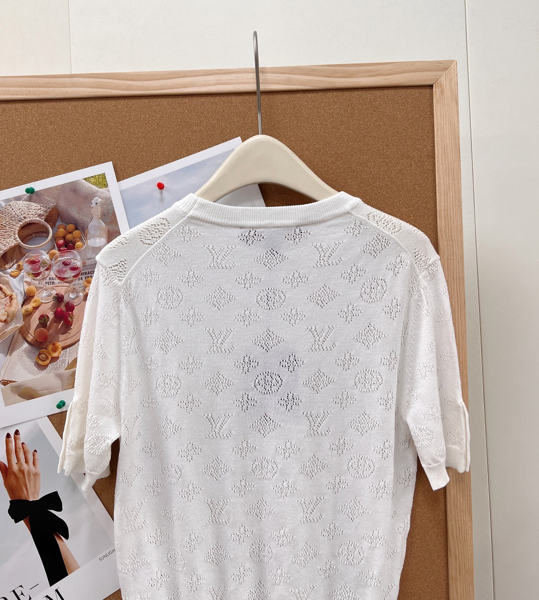 LV 26S SHORT-SLEEVED SWEATER STYLE 256