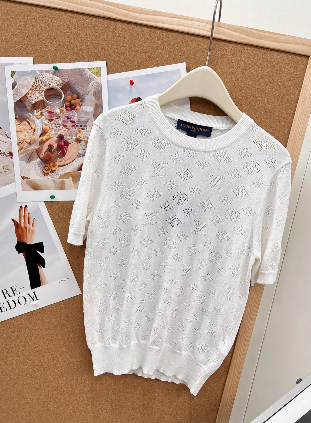 LV 26S SHORT-SLEEVED SWEATER STYLE 256