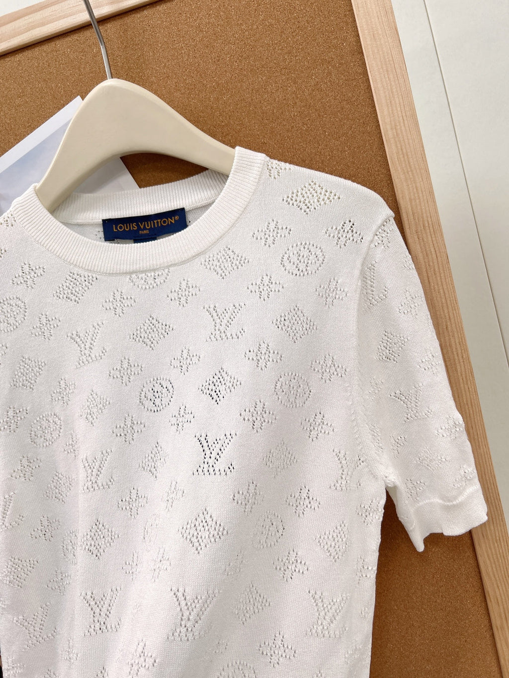 LV 26S SHORT-SLEEVED SWEATER STYLE 256