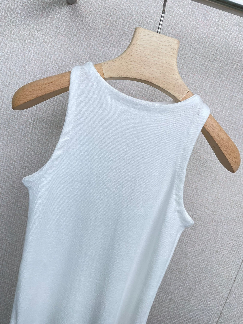 MIUMIU SLEEVELESS TOP STYLE 289