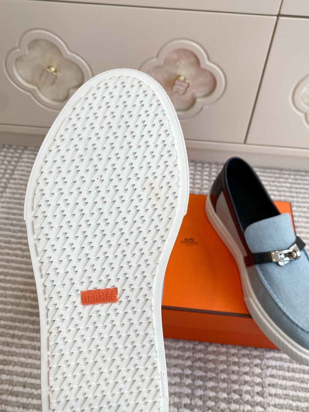 HM 25S SLIP-ON IN SKY BLUE CANVAS AND BLACK LAMBSKIN WITH SILVER HARDWARE