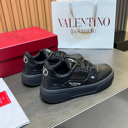 VALENTINO 26S ONESTUD SNEAKERS IN BLACK CALFSKIN
