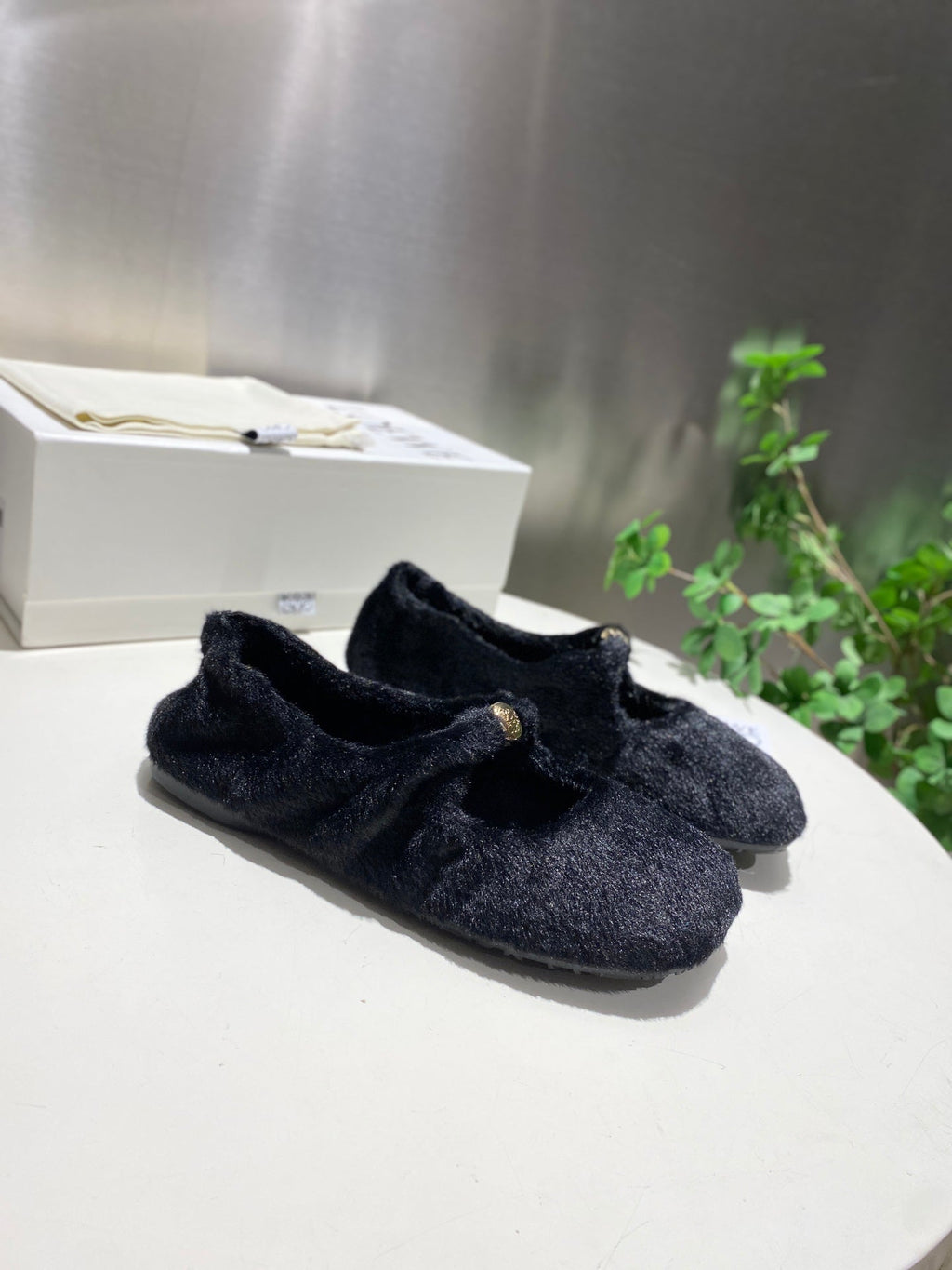 LOEWE 26S BALLET FLATS IN BLACK SHEARLING