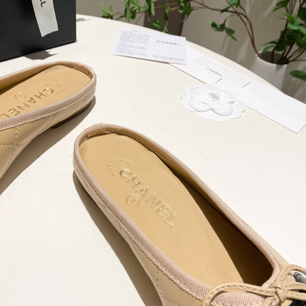 CHANEL 26S FLAT MULES IN BEIGE LAMBSKIN