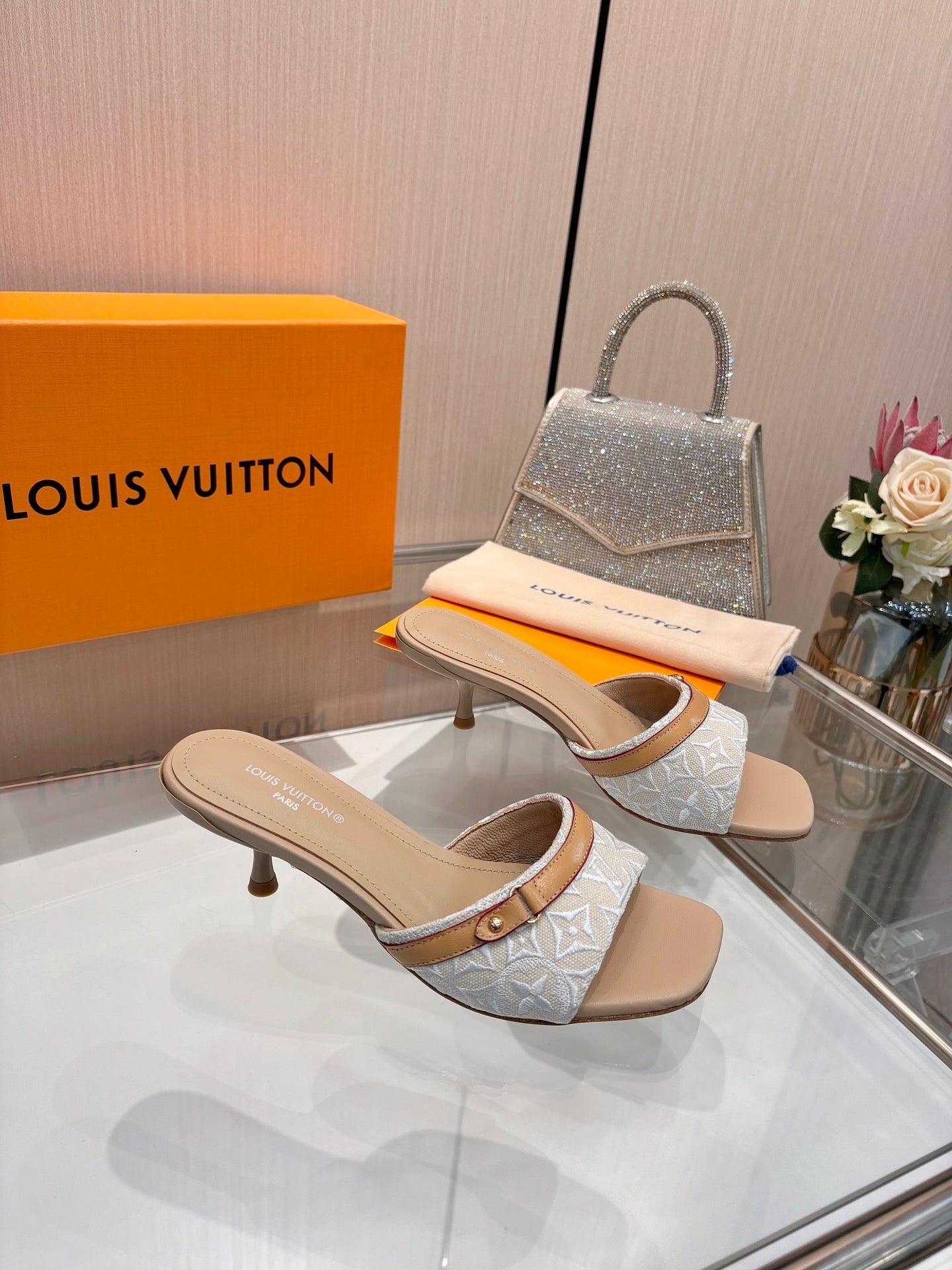 LV 26S HIGH-HEELED MULES 55 MM IN BEIGE CALFSKIN AND WHITE EMBROIDERED MONOGRAM CANVAS