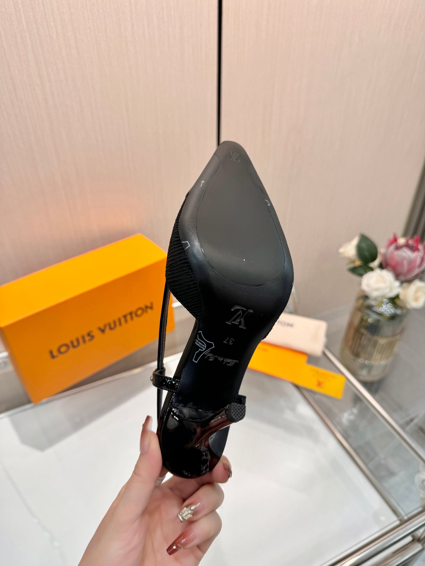 LV 26S SLINGBACK PUMPS 90 MM IN BLACK FABRIC AND CALFSKIN