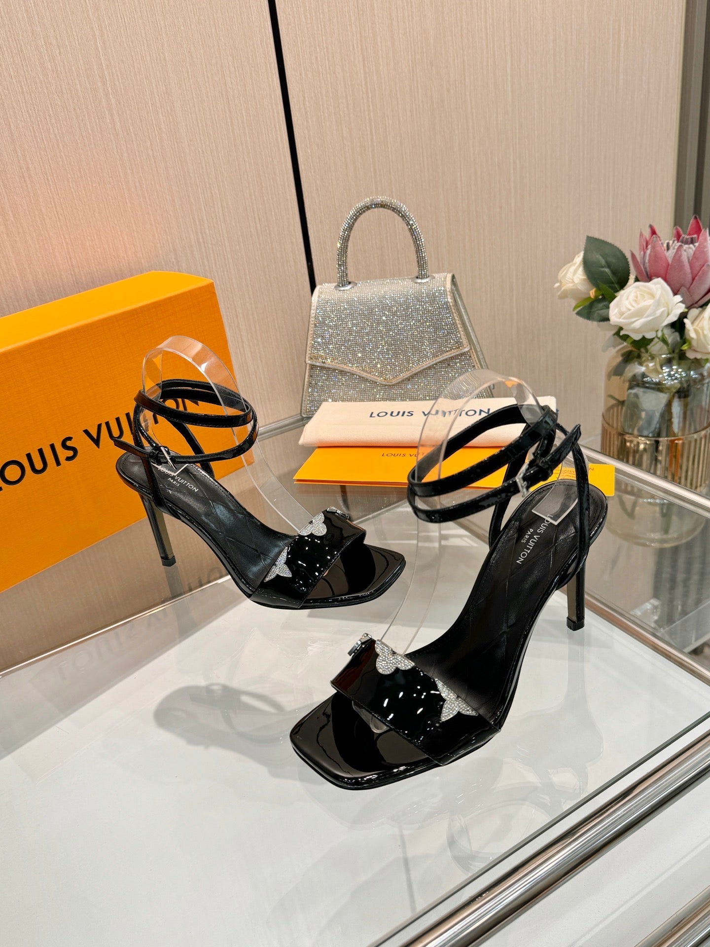 LV 26S HIGH-HEELED SANDALS 90 MM IN BLACK GLOSSY CALFSKIN