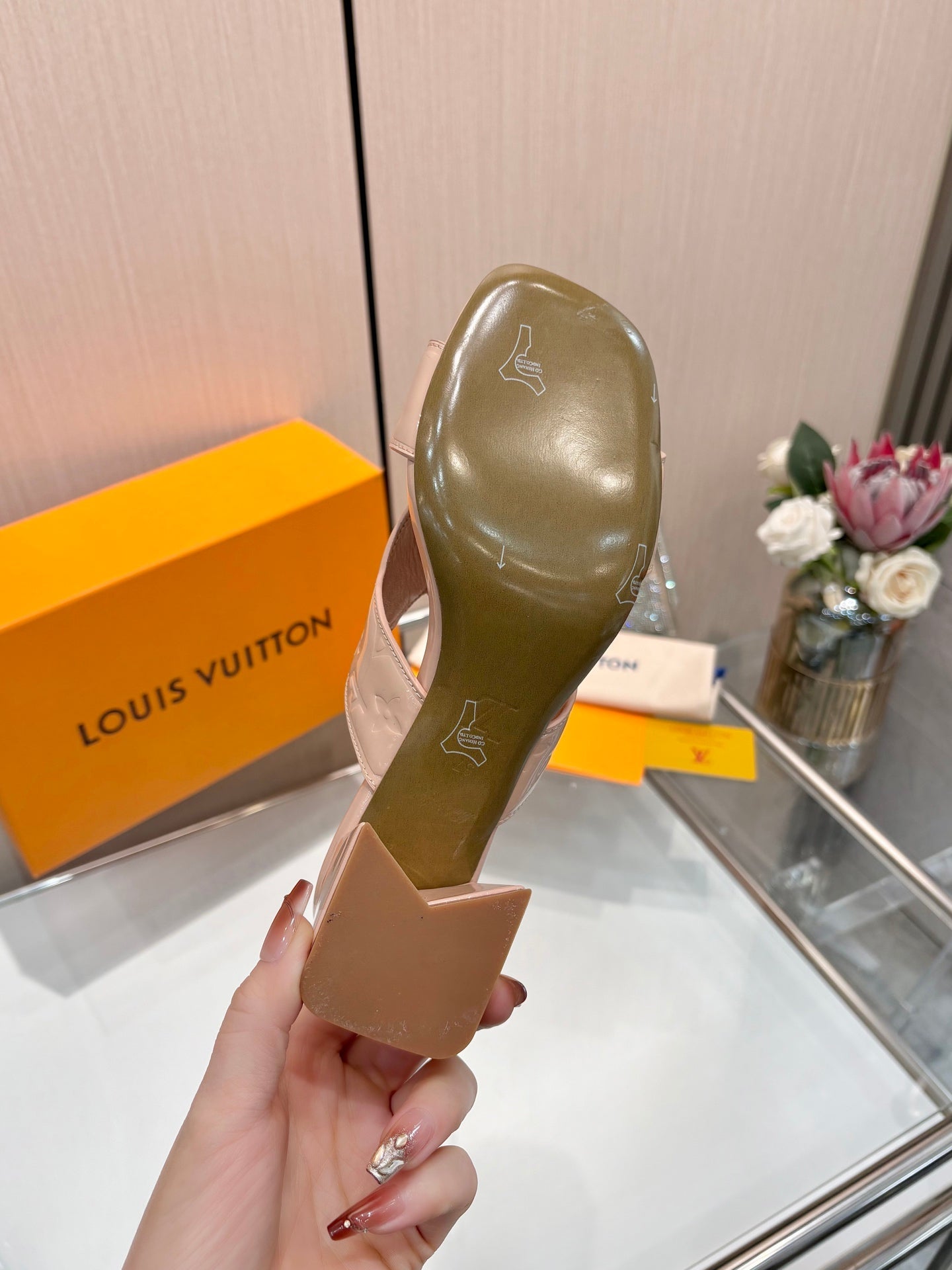 LV 26S HIGH-HEELED SANDALS 55 MM IN SOFT BEIGE PINK SHINY CALFSKIN