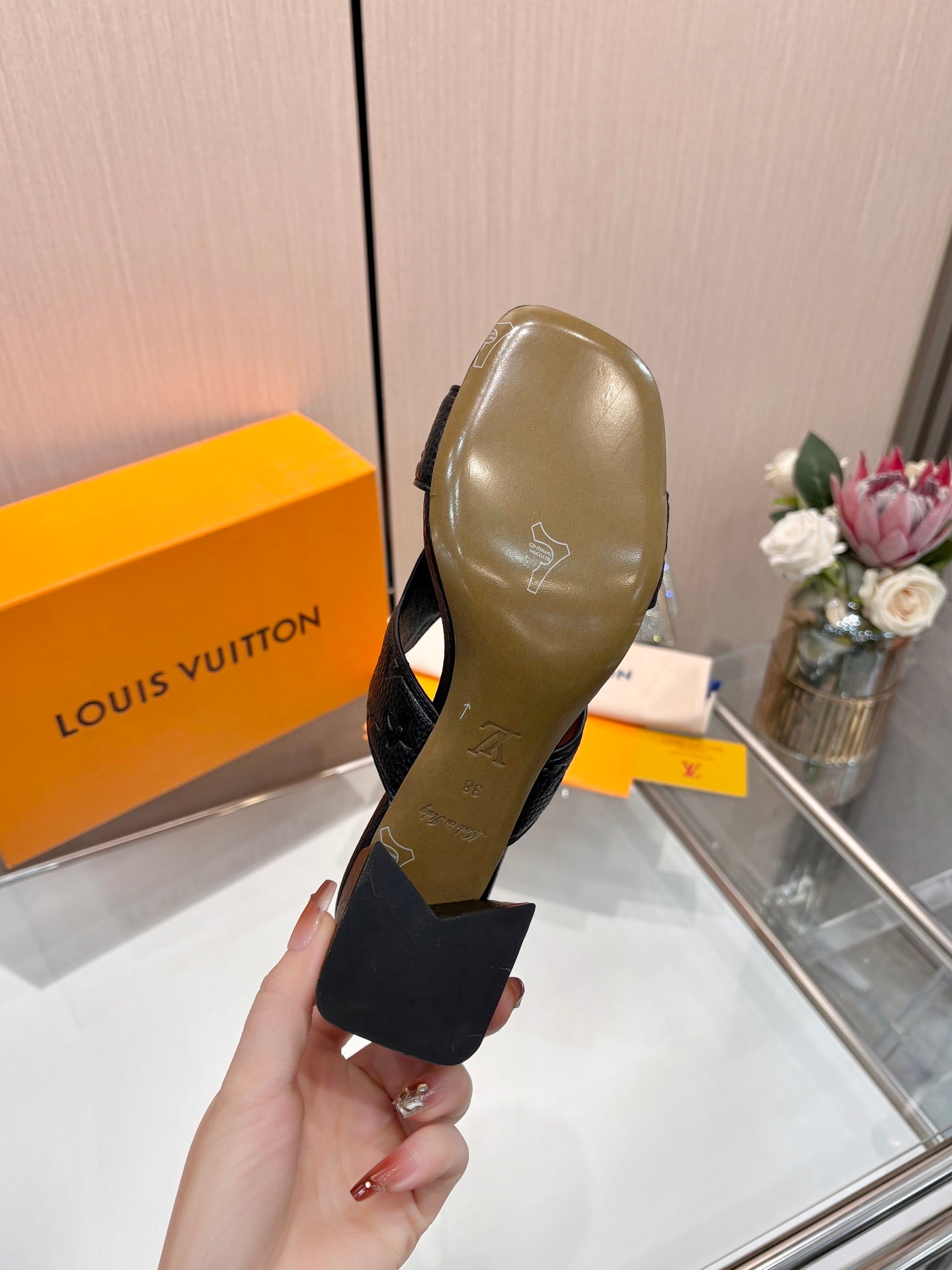 LV 26S HIGH-HEELED SANDALS 55 MM IN BLACK GRAINED CALFSKIN