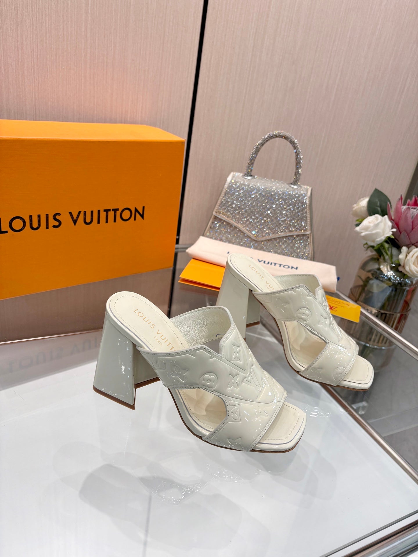 LV 26S HIGH-HEELED SANDALS 90 MM IN CREAM WHITE SHINY CALFSKIN