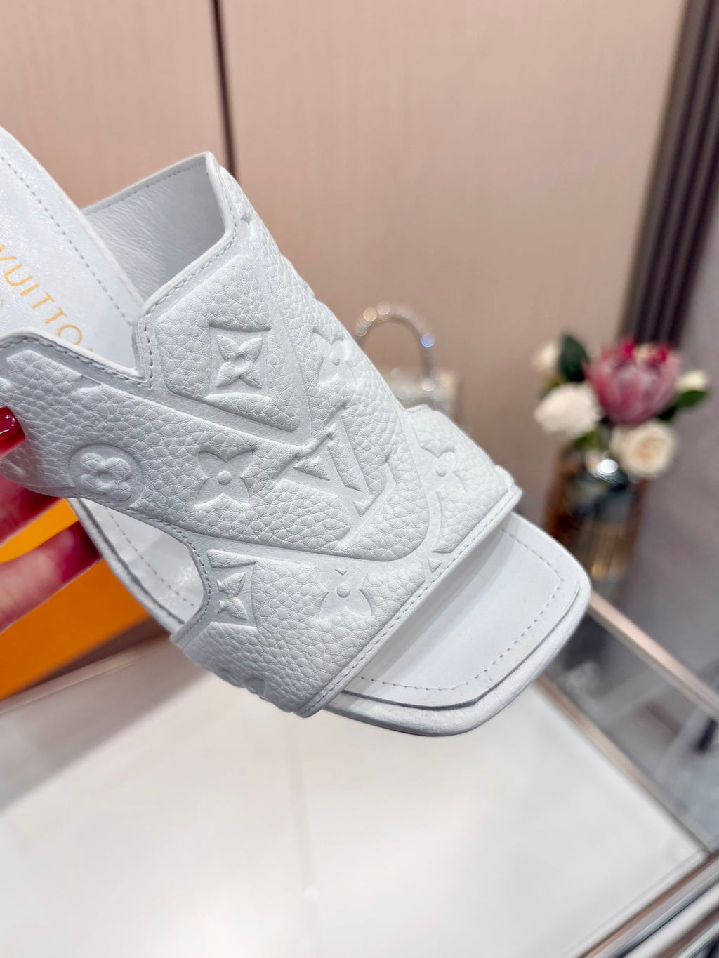 LV 26S HIGH-HEELED SANDALS 90 MM IN WHITE CALFSKIN
