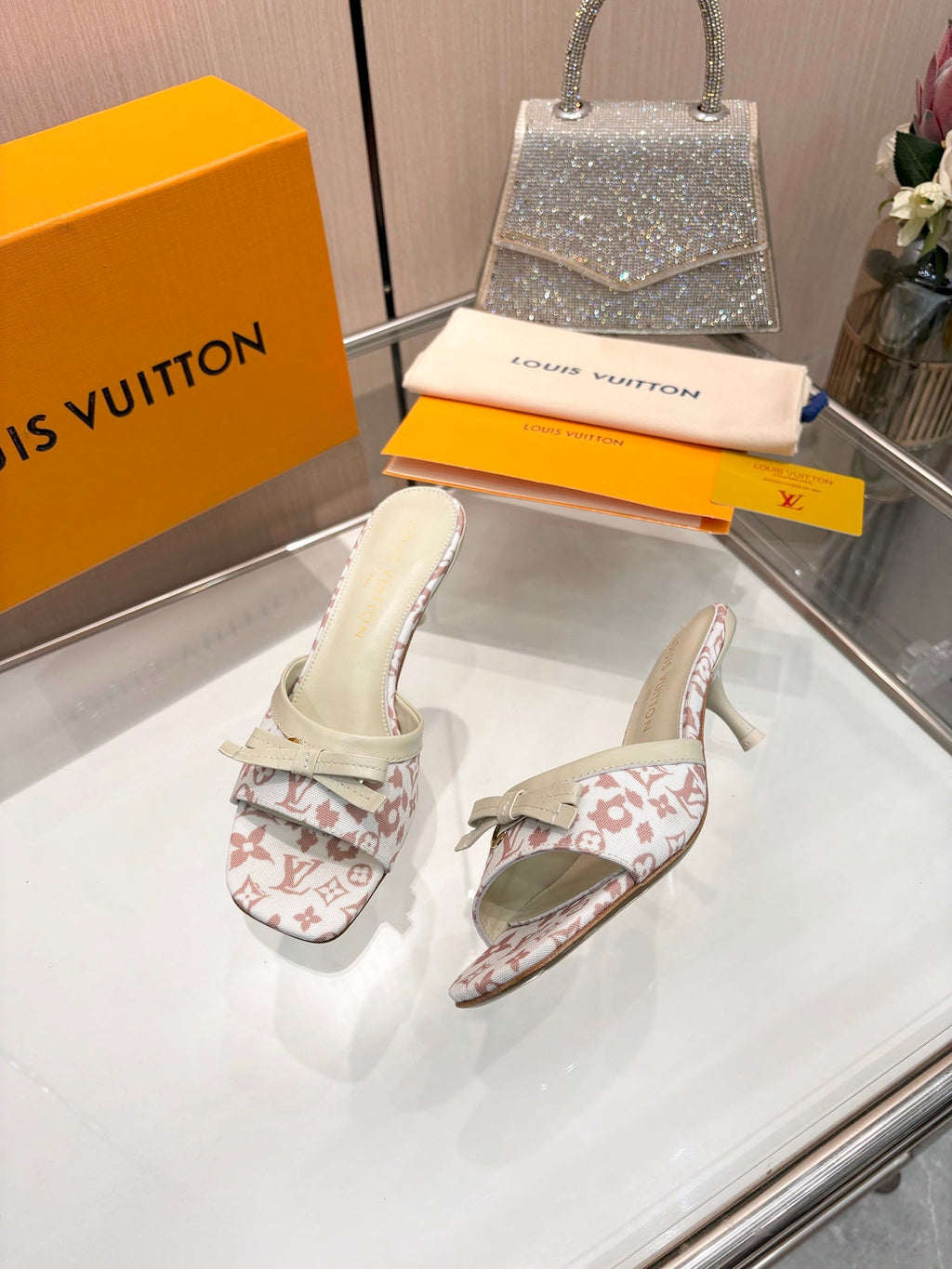 LV 26S HIGH-HEELED MULES 55 MM IN WHITE AND LIGTH PINK MONOGRAM CANVAS