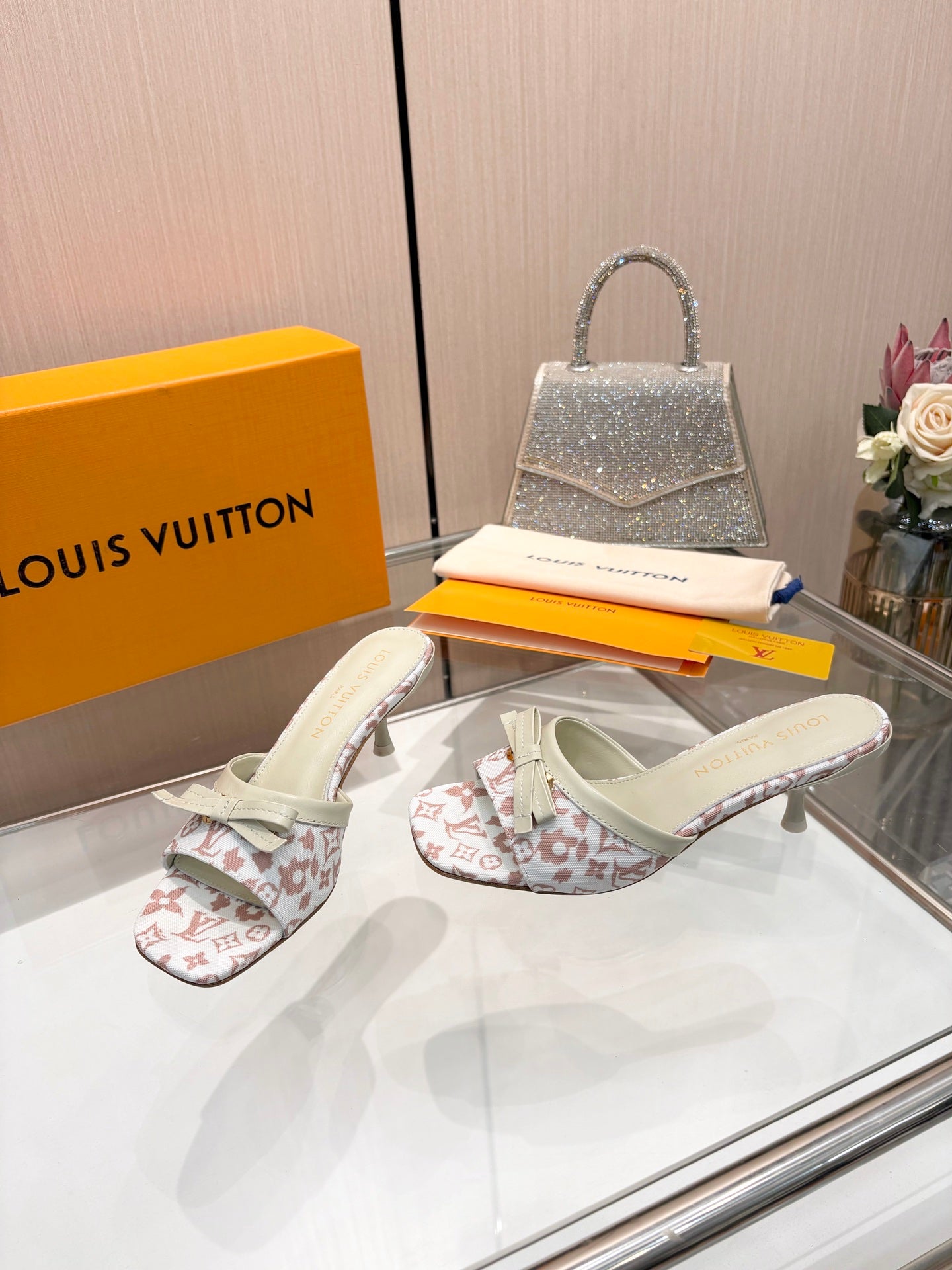 LV 26S HIGH-HEELED MULES 55 MM IN WHITE AND LIGTH PINK MONOGRAM CANVAS