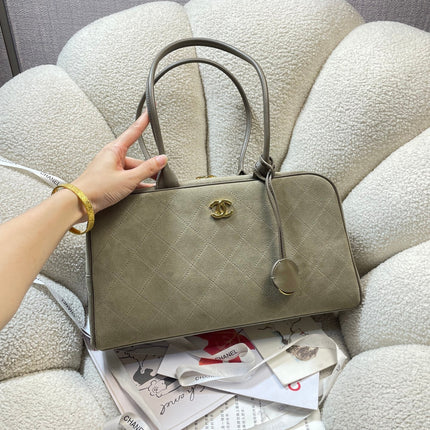 CHANEL 26S TOP HANDLE BAG MEDIUM 35 IN LIGHT OLIVE GREEN QUILTED SUEDE AND CALFSKIN GOLD HARDWARE