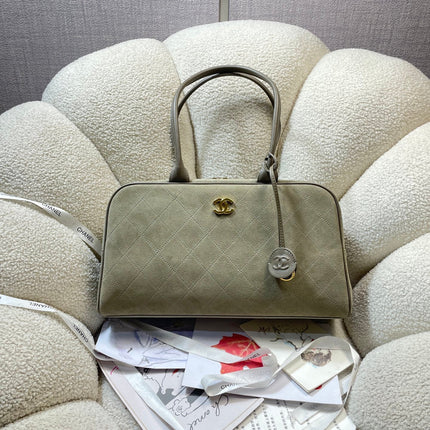 CHANEL 26S TOP HANDLE BAG MEDIUM 35 IN LIGHT OLIVE GREEN QUILTED SUEDE AND CALFSKIN GOLD HARDWARE