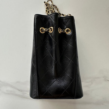 CHANEL 26S MINI BUCKET BAG 18 IN BLACK PATENT QUILTED CALFSKIN GOLD HARDWARE