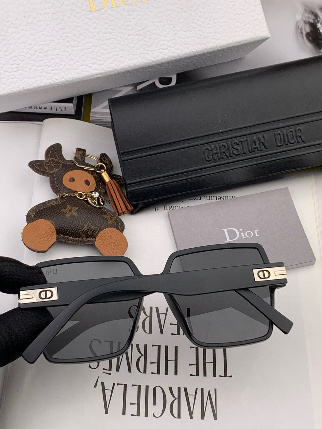MONTAIGNE SQUARE SUNGLASS CD4780 IN ACETATE