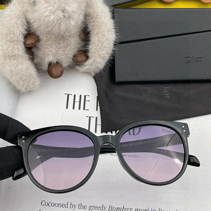 MONTAIGNE SUNGLASS CD5106 IN BLACK ACETATE