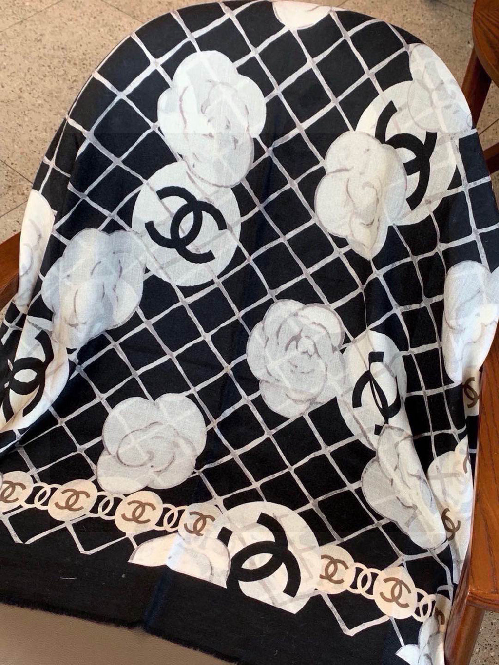 HERMES 25S SCARF 200 IN SILK 724721