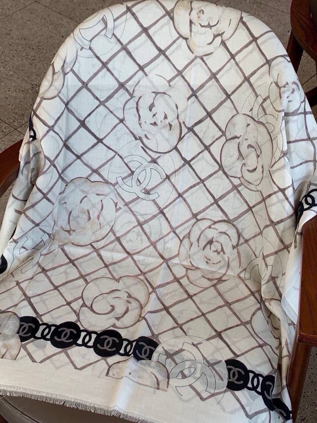 HERMES 25S SCARF 200 IN SILK 724722