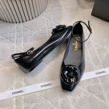 CHANEL 25S CAMELLIA SQUARE TOE FLATS IN BLACK CALFSKIN GOLD HARDWARE