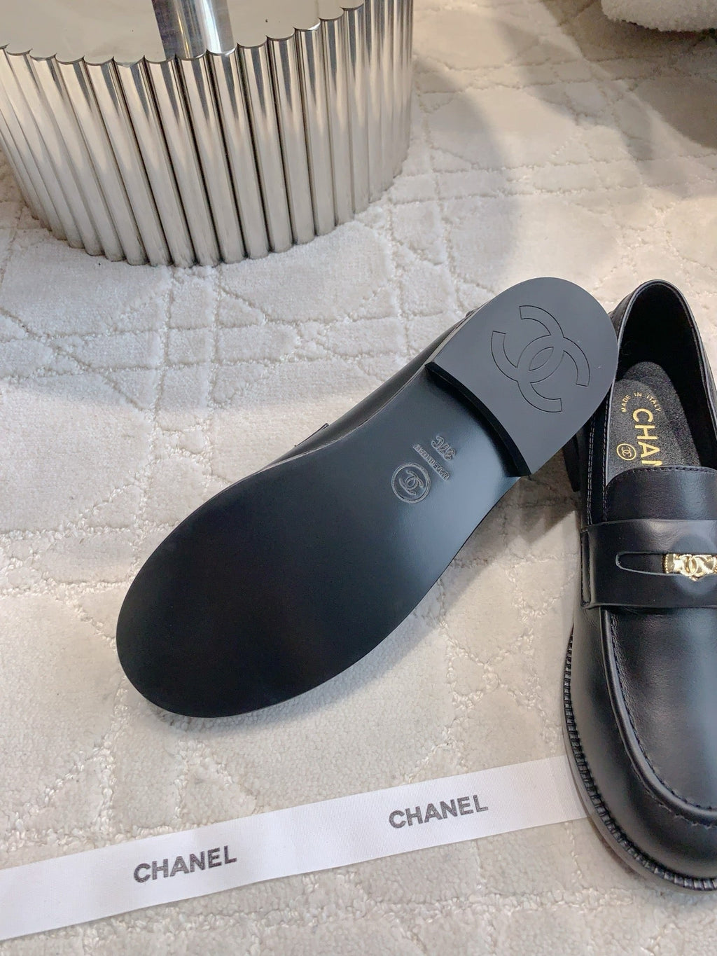 CHANEL 25S MOCCASINS IN BLACK CALFSKIN GOLD HARDWARE