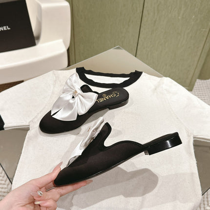 CC MULE WITH SILK WHITE BOW AND BLACK LAMBSKIN