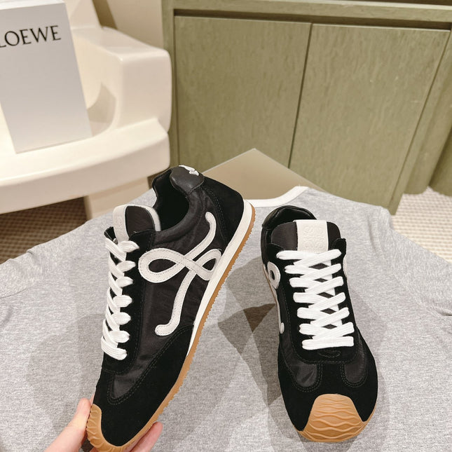 LW FLOW RUNNER TRAINERS IN BLACK SUEDE AND MESH