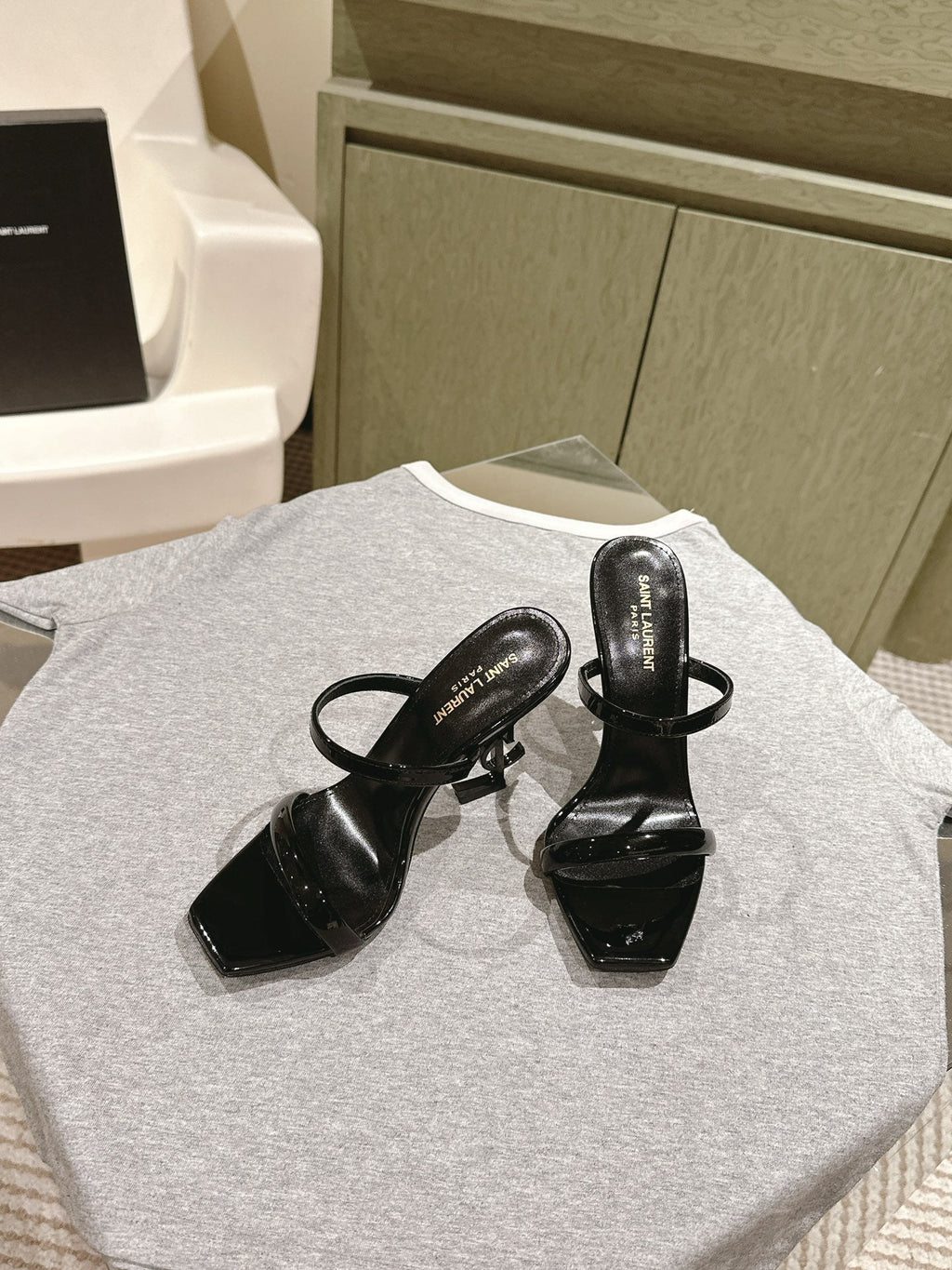 YSL 25S OPYUM HIGH-HEEL SANDALS 100 MM IN BLACK LAMBSKIN
