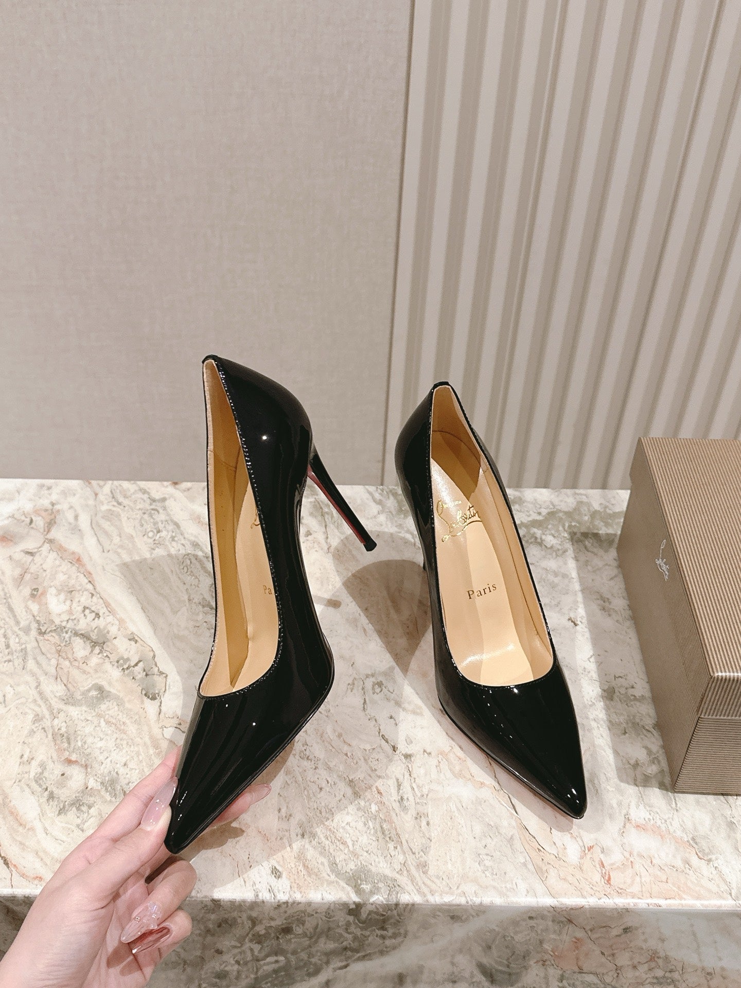 SPORTY KATE PUMPS 95MM IN BLACK GLOSSY CALFSKIN