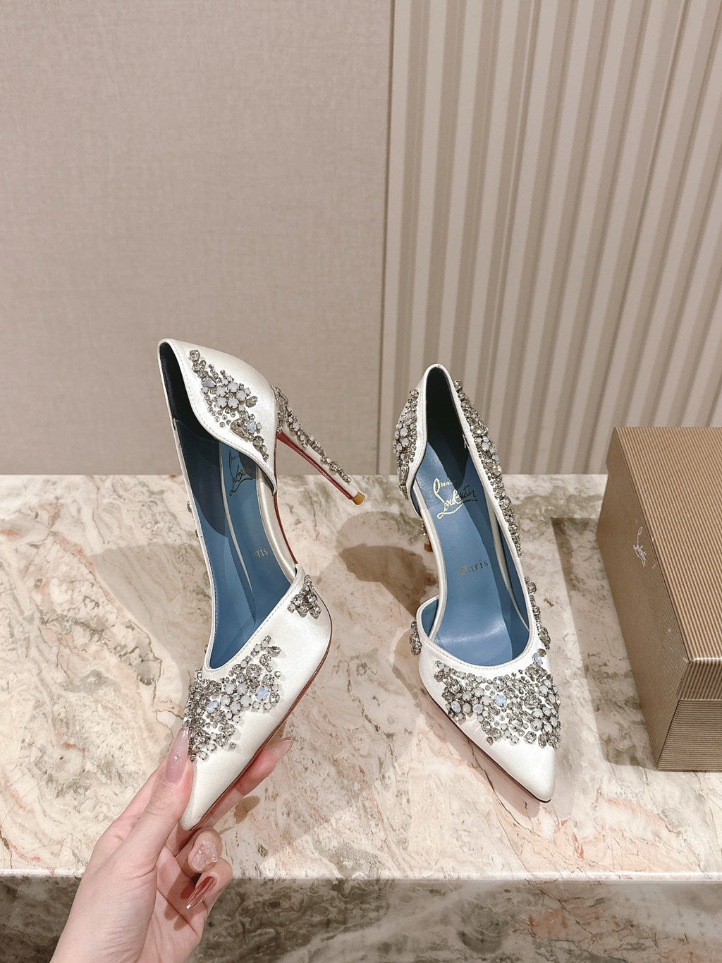 STUDDED RHINESTONE IRIZA PUMPS 105MM IN WHITE SATIN