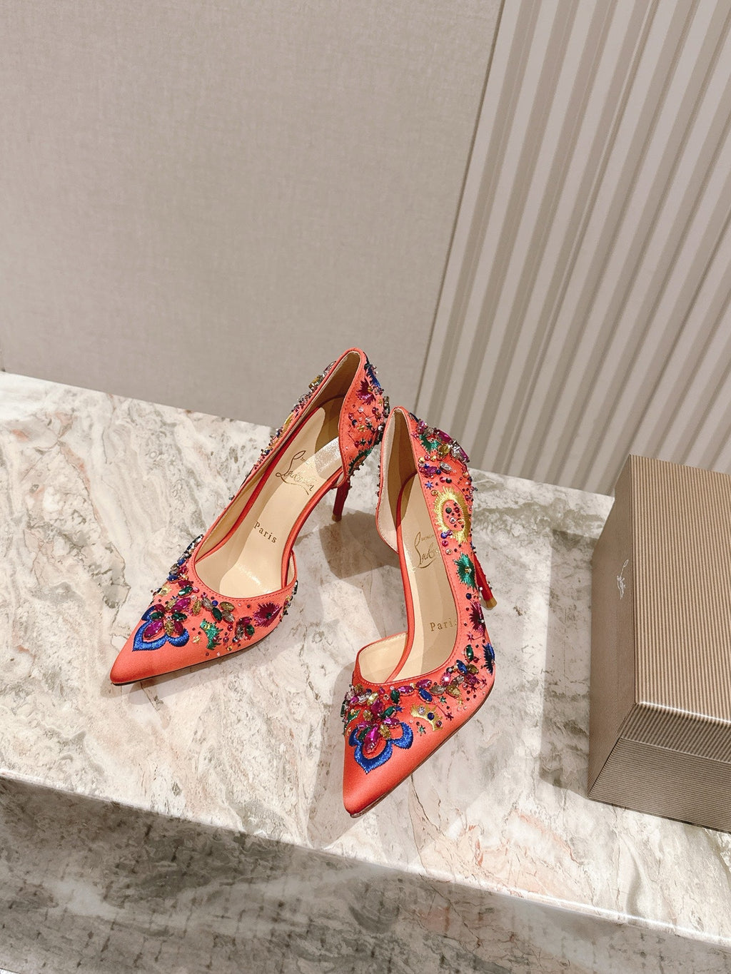 COLORFUL EMBROIDERED IRIZA PUMPS 105MM IN CORAL SATIN