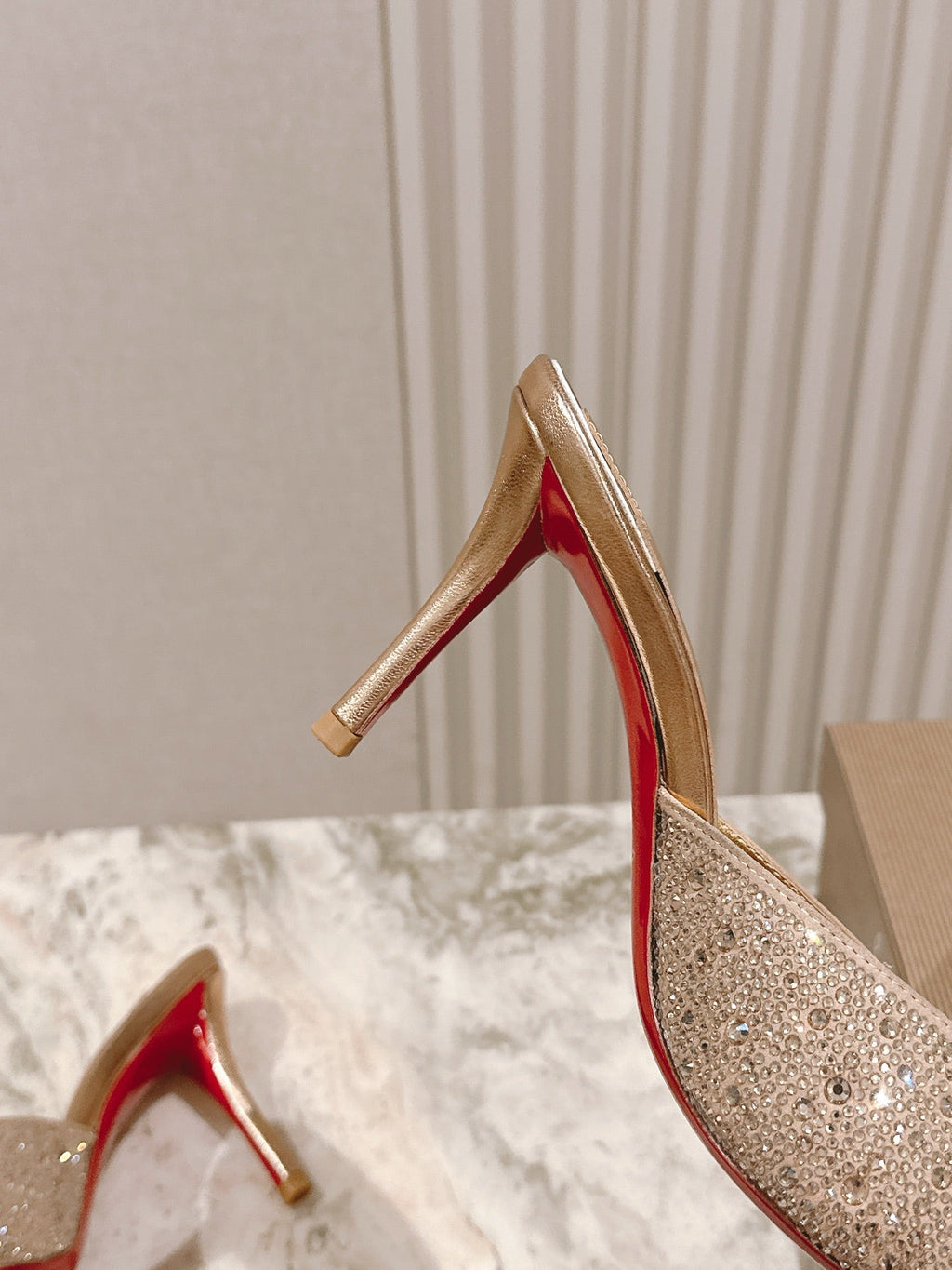 DOLLY STRASS SOLE SLIDE SANDALS 85MM IN GOLD-TONE CALFSKIN