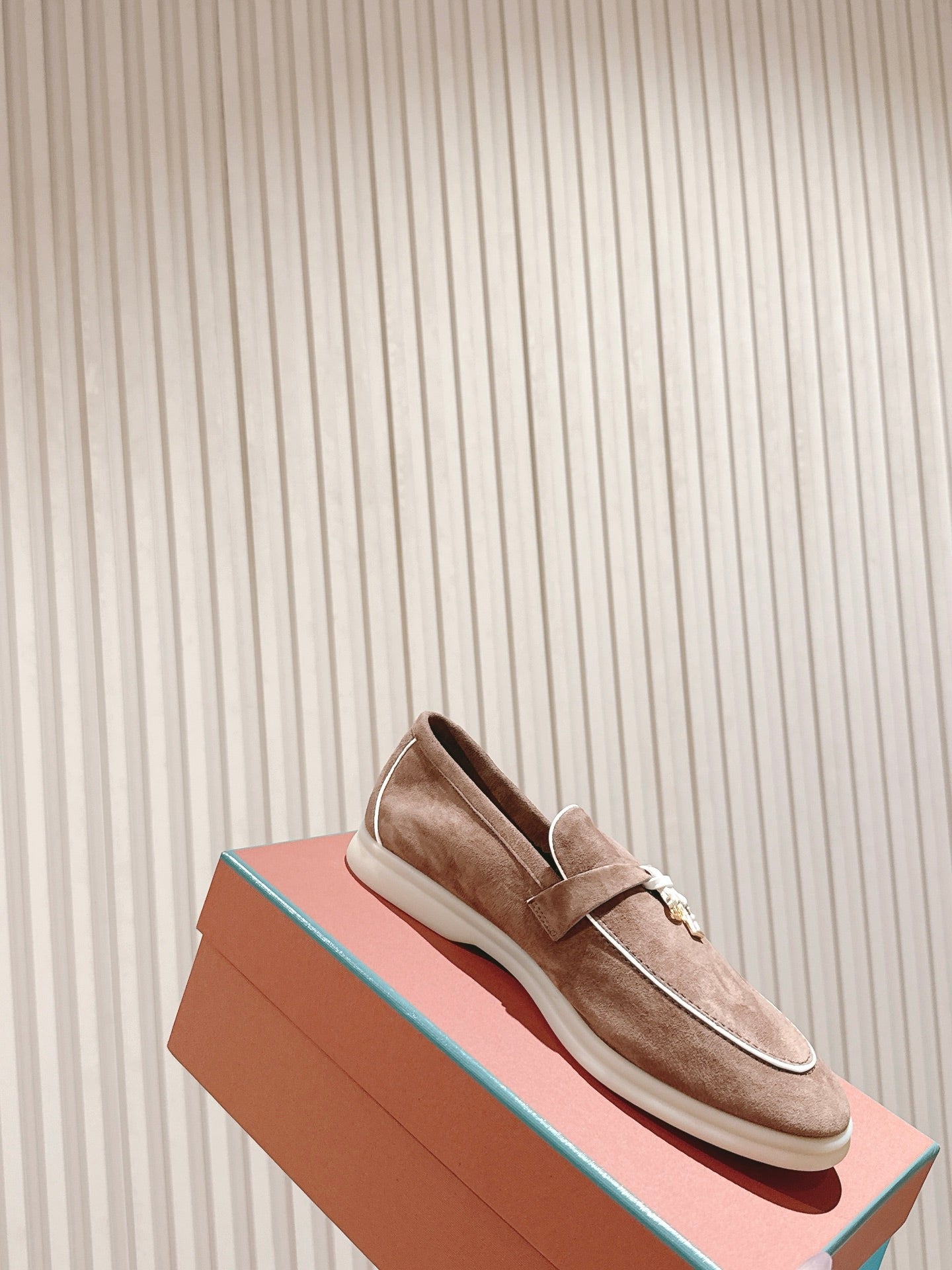 LP LOAFERS 25S IN LIGHT BROWN SUEDE WITH SILVER HARDWARE