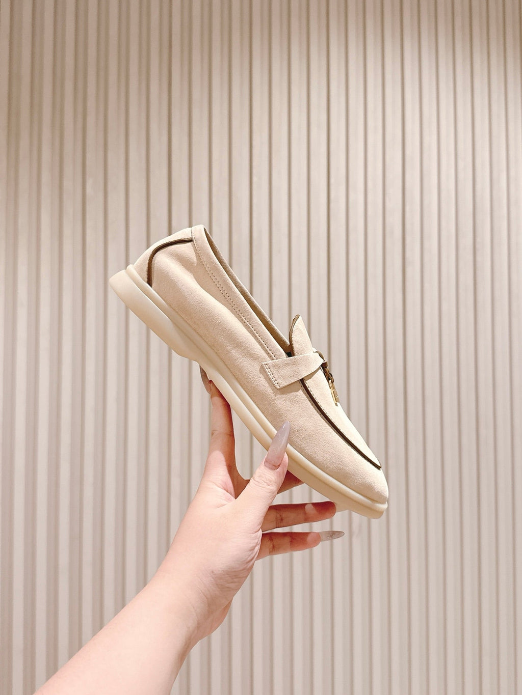 LP LOAFERS 25S IN CHAMPAGNE BEIGE SUEDE WITH SILVER HARDWARE