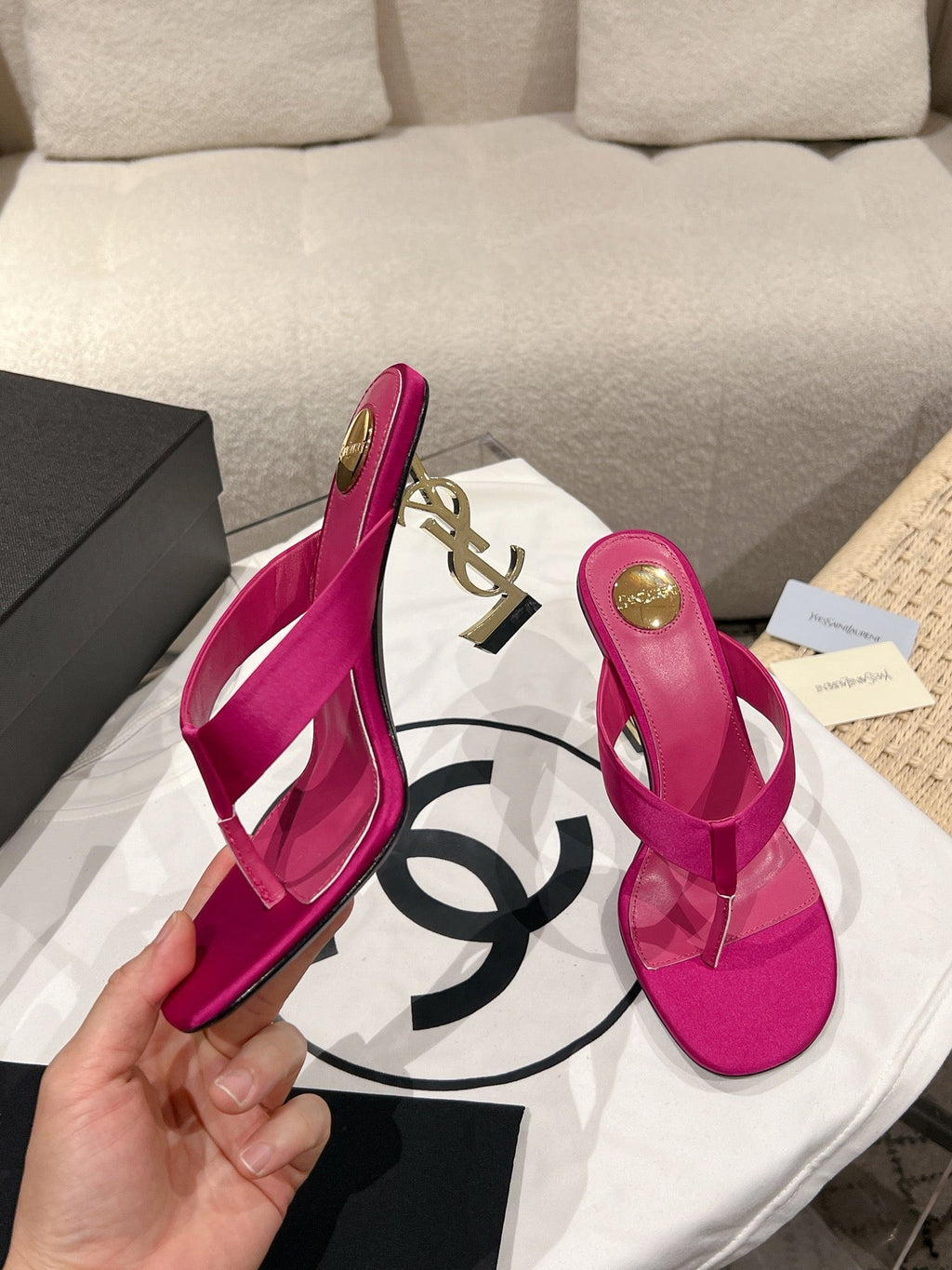 YSL 26S HEELED THONG SANDALS 85 MM IN DARK PINK SATIN