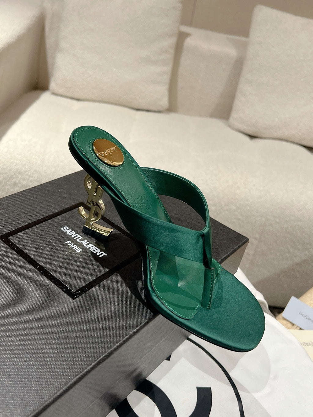 YSL 26S HEELED THONG SANDALS 85 MM IN DARK GREEN SATIN