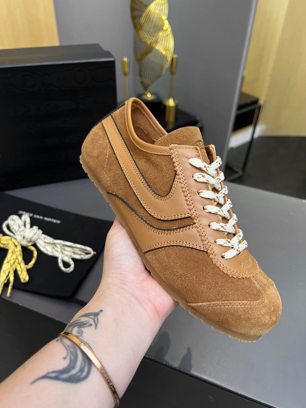 DRIES VAN NOTEN SNEAKER IN BROWN AND WHITE SUEDE