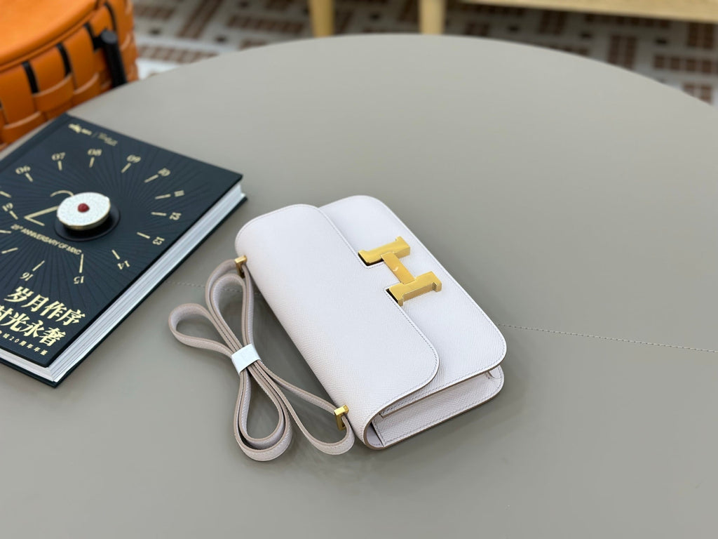 HM 25S CONSTANCE ELAN 24 CM IN ASH PINK-GREY EPSOM WITH GOLD HARDWARE