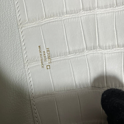 KELLY CUT 31 IN WHITE SHINNY ALLIGATOR LEATHER WITH GOLD HARDWARE