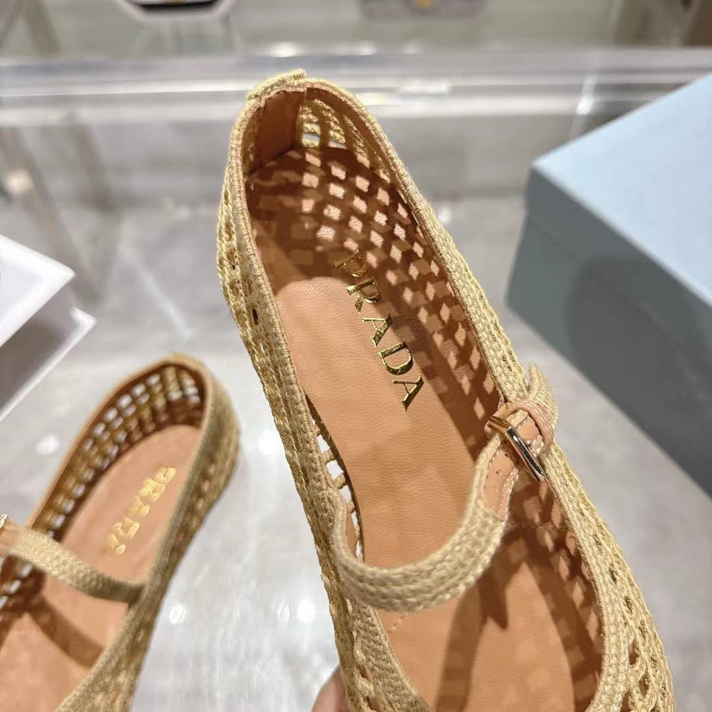 PRADA 26S LOGO PLAQUE MARY JANE FLATS IN BEIGE WOVEN FIBER