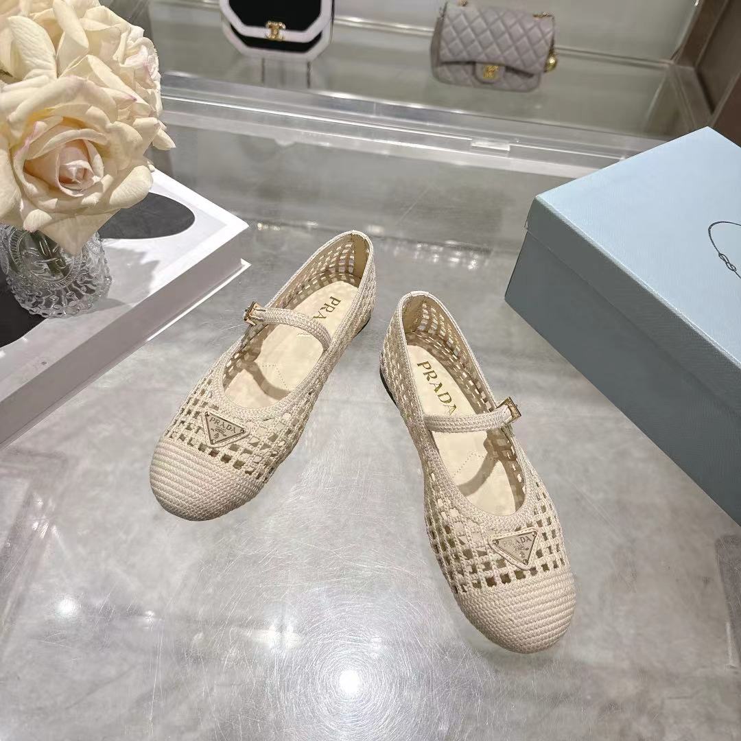 PRADA 26S LOGO PLAQUE MARY JANE FLATS IN CREAM WHITE WOVEN FIBER
