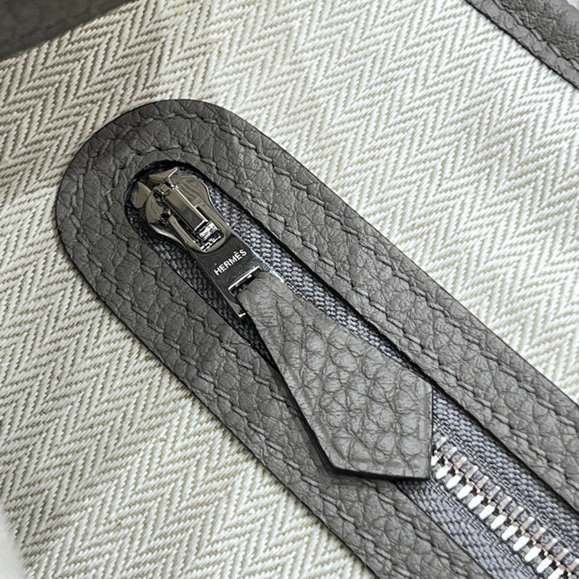 GARDEN PARTY 23CM IN GREY CALFSKIN