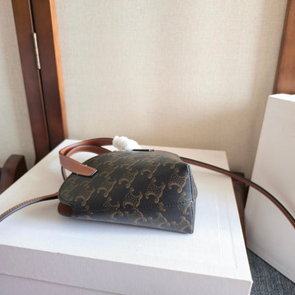 CELINE 25S TEEN COEUR BAG 19 MM IN BLACK TRIOMPHE CANVAS AND TAN CALFSKIN