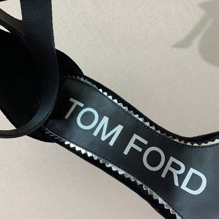 ANKLE SANDAL 10 CM IN BLACK VELVET AND SILK