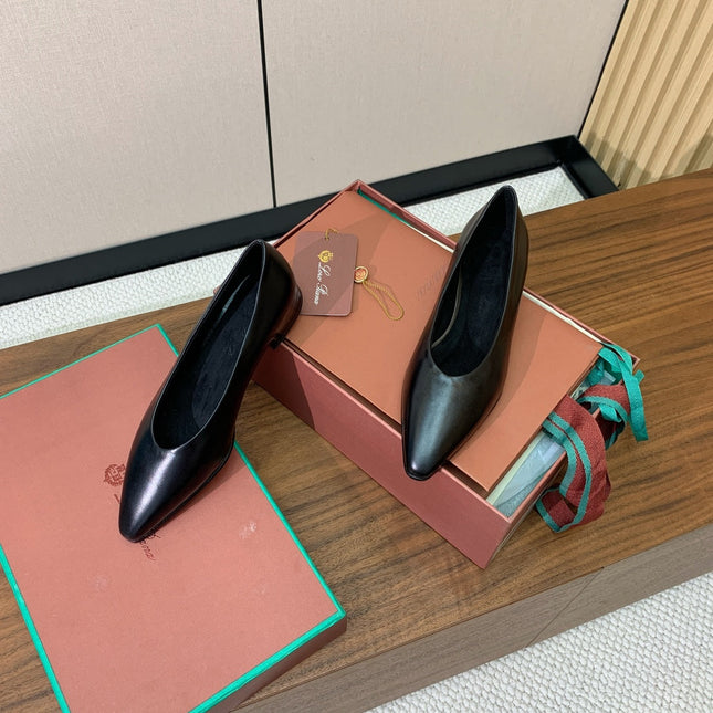 LP 26S BALLET FLATS IN BLACK CALFSKIN